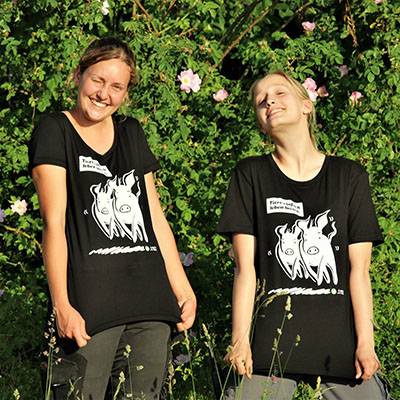 Bundesfreiwillige Johanna & Paula im tollen Land der Tiere Rennschweine-Shirt