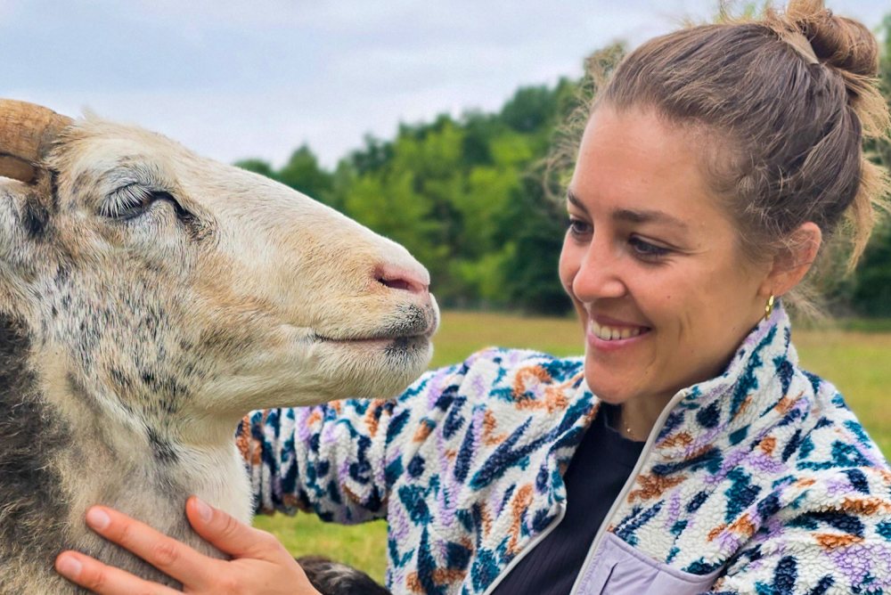 Sarah Maria Straub Sarah Maria Straub und Schaf Jules Baby